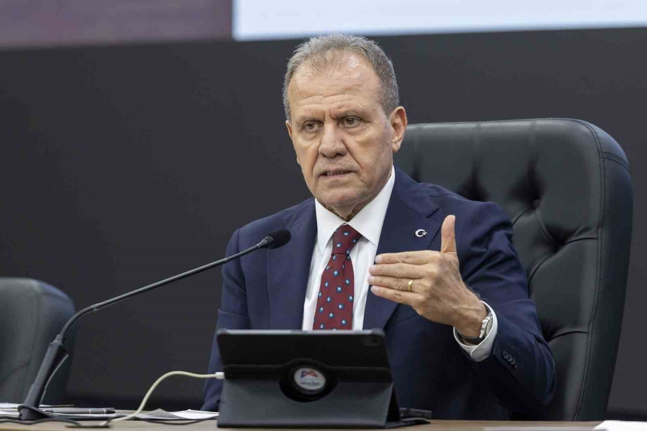 BELEDİYE BAŞKANI VAHAP SEÇER GÖZALTINA ALINDI. (ARŞİV)