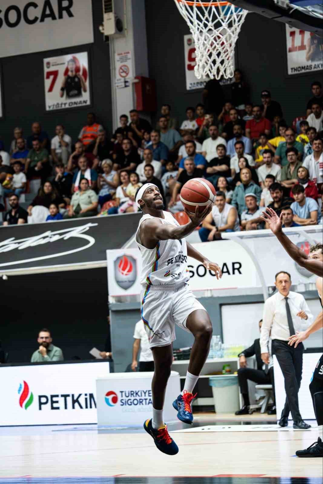 ALİAĞA PETKİMSPOR - DENİZLİ BASKET MAÇINDAN BİR KARE