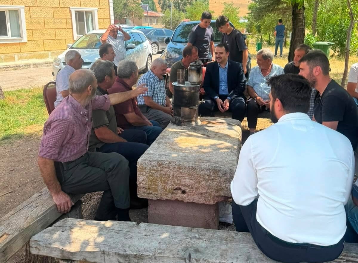 DEMİRÖZÜ KAYMAKAMI AHAT KÖY ZİYARETLERİNDE BULUNDU