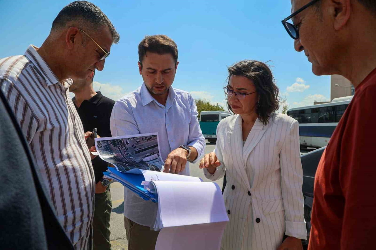 UŞAK BELEDİYE BAŞKAN VEKİLİ HATİCE TEREKECİ ÖZKAN, BİSİKLET SÜRÜCÜLERİNİN DAHA GÜVENLİ VE KONFORLU...