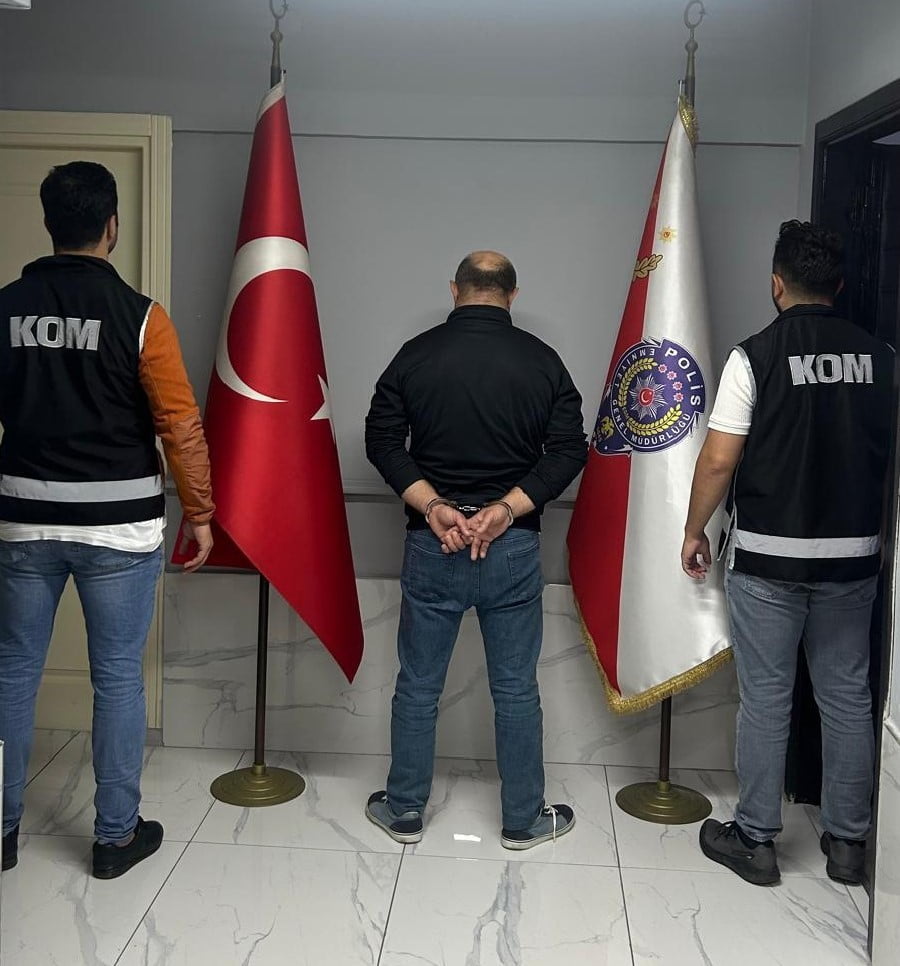 KIRMIZI BÜLTENLE ARANAN GÜRCİSTAN VATANDAŞI ORDU'NUN ÜNYE İLÇESİNDE YAKALANDI.