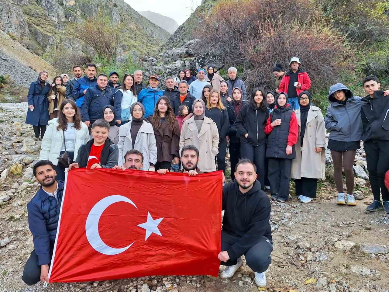 ERZİNCAN'DA CUMHURİYET'İN 103. YILI DOĞA YÜRÜYÜŞÜYLE KUTLANDI