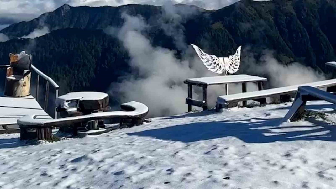 RİZE'NİN YAYLARI BEYAZA BÜRÜNDÜ
