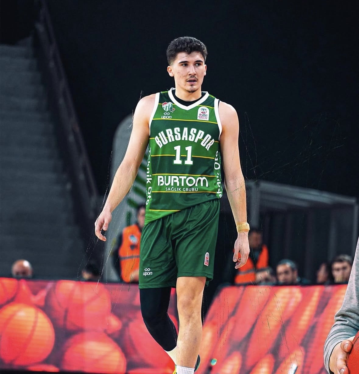 GLİNT KÖRFEZ BASKET, YENİ SEZON KADRO YAPILANMASI KAPSAMINDA 20 YAŞINDAKİ GENÇ OYUNCU BERK CAN...