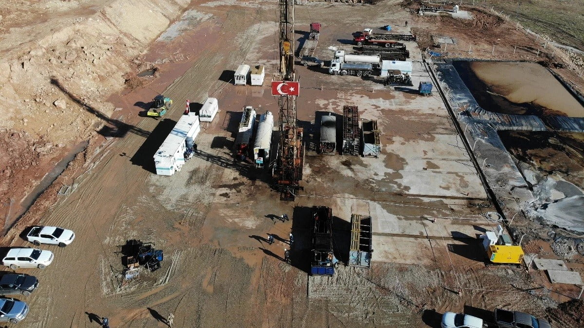 GABAR’DA PETROL ARAMA ÇALIŞMALARINDA GÖZLER BATI BÖLGESİNE ÇEVRİLDİ (ARŞİV)