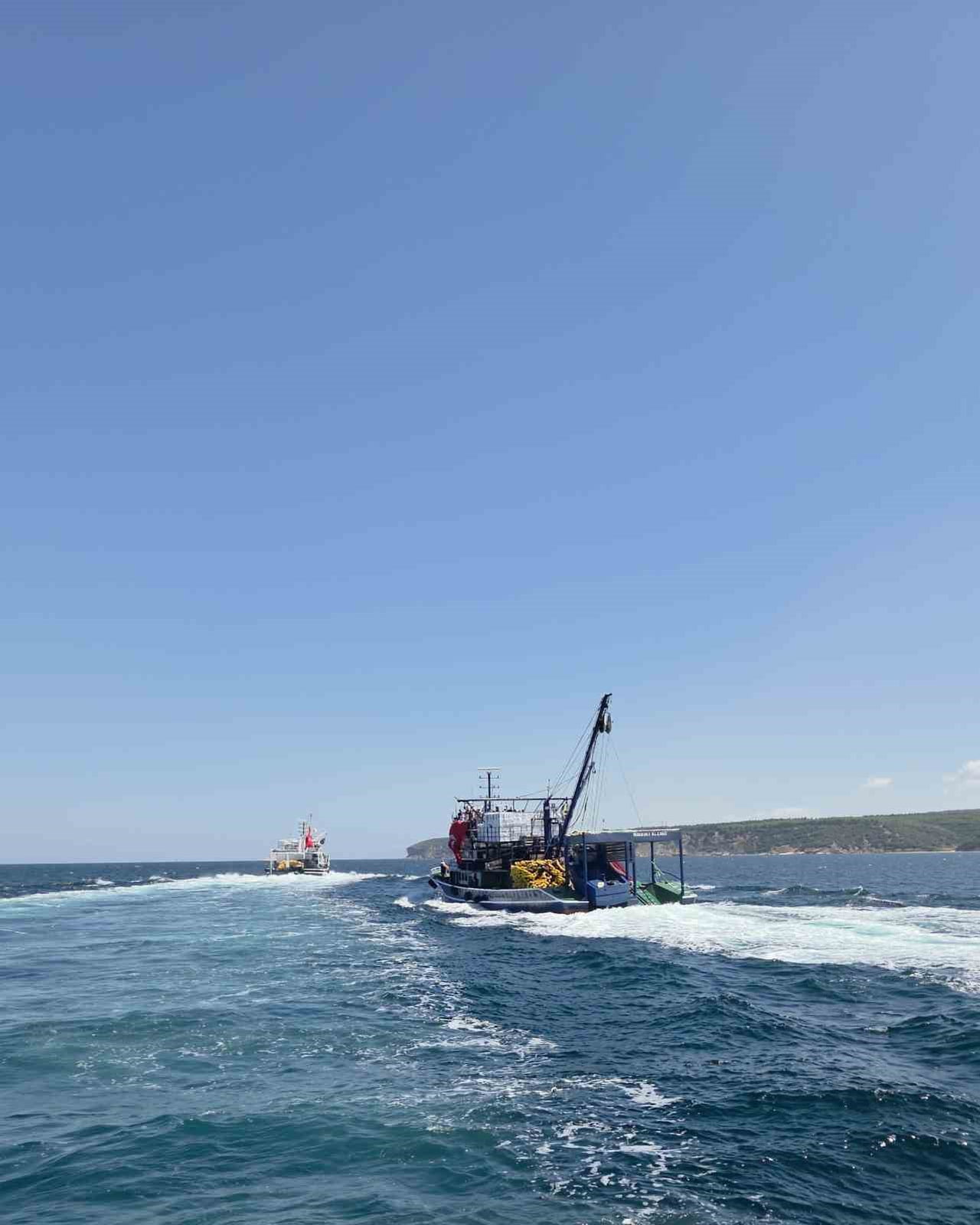 ÇANAKKALE'DE 2026-2027 SU ÜRÜNLERİ AV SEZONU BİGA İLÇESİ KEMER KÖYÜ BALIKÇI BARINAĞINDA DÜZENLENEN...
