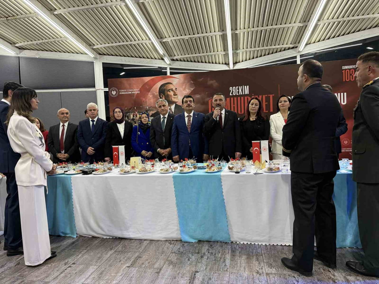 ZONGULDAK VALİSİ OSMAN HACIBEKTAŞOĞLU, POLİSEVİ'NDE DÜZENLENEN 29 EKİM CUMHURİYET BAYRAMI...