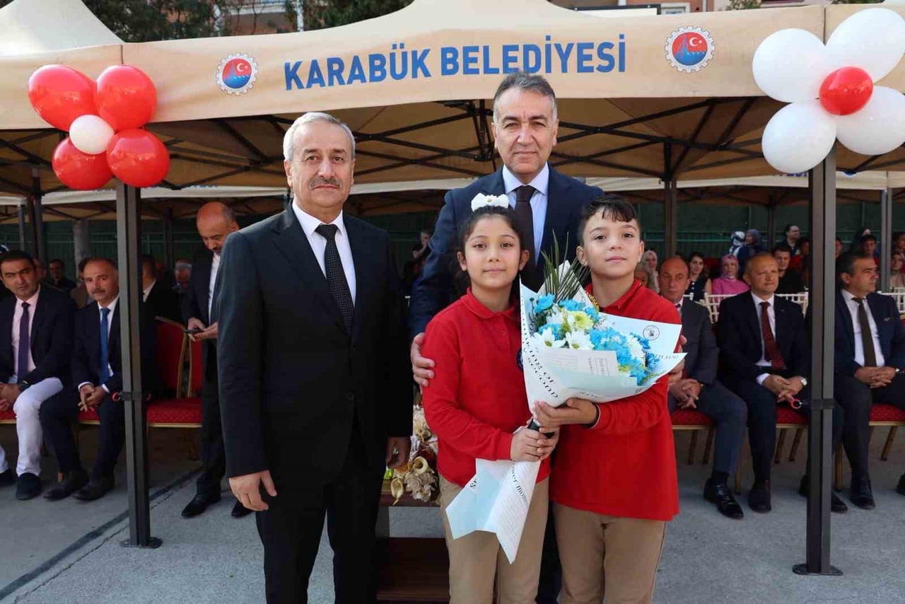 KARABÜK’TE 2026-2027 EĞİTİM-ÖĞRETİM YILI İLKÖĞRETİM HAFTASI, TÖRENLE KUTLANDI.
