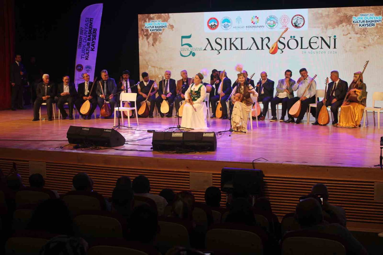 KAYSERİ BÜYÜKŞEHİR BELEDİYESİ’NİN EV SAHİPLİĞİNDE DÜZENLENEN 5. ULUSLARARASI ÂŞIKLAR ŞÖLENİ'NDE...