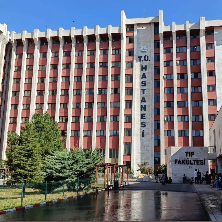 S.Y., TRAKYA ÜNİVERSİTESİ TIP FAKÜLTESİ HASTANESİ'NE GÖTÜRÜLEREK TEDAVİ ALTINA ALINDI.
