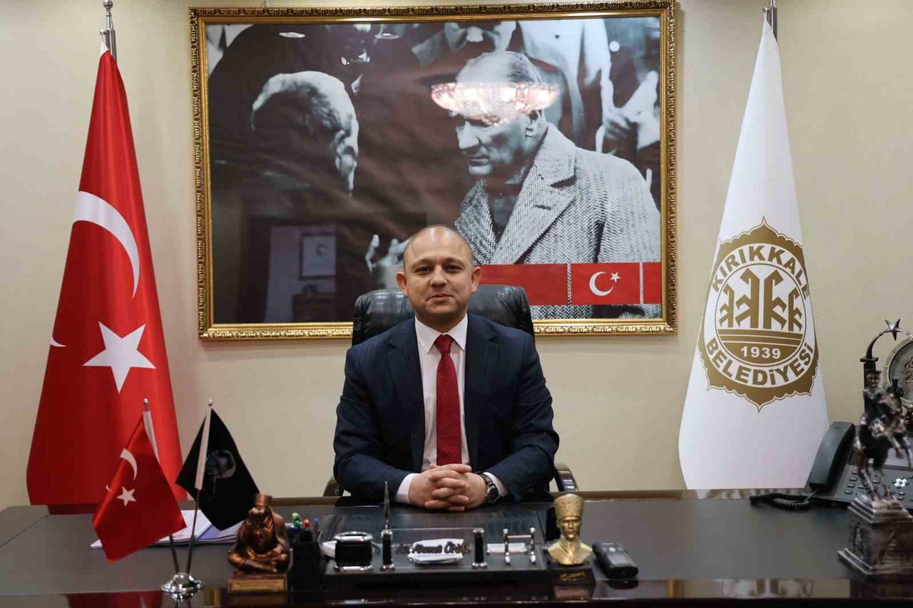 BELEDİYE BAŞKANI AHMET ÖNAL, DESTEĞİN HEM AİLE BÜTÇESİNE HEM DE YEREL KIRTASİYE ESNAFINA KATKI...