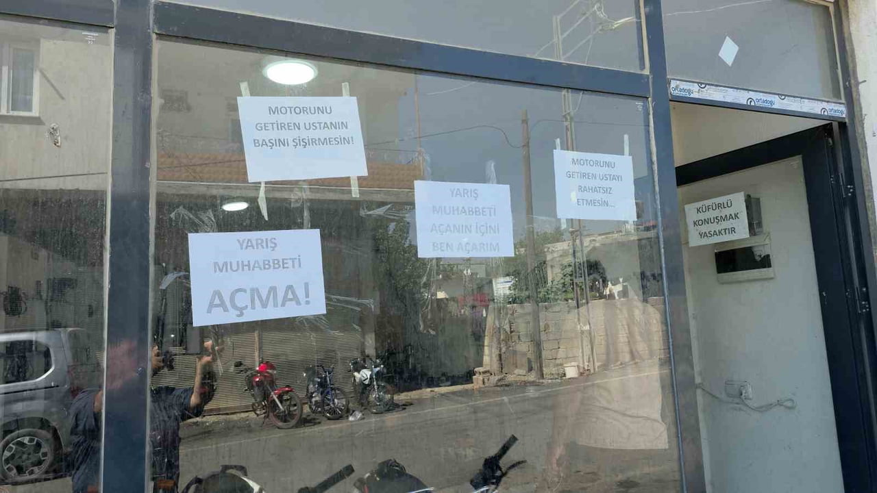 HATAY'DA MÜŞTERİLERİNİN KÜFÜRLÜ KONUŞMALARINDAN VE SÜREKLİ MOTOSİKLET YARIŞI KONUSUNDA...
