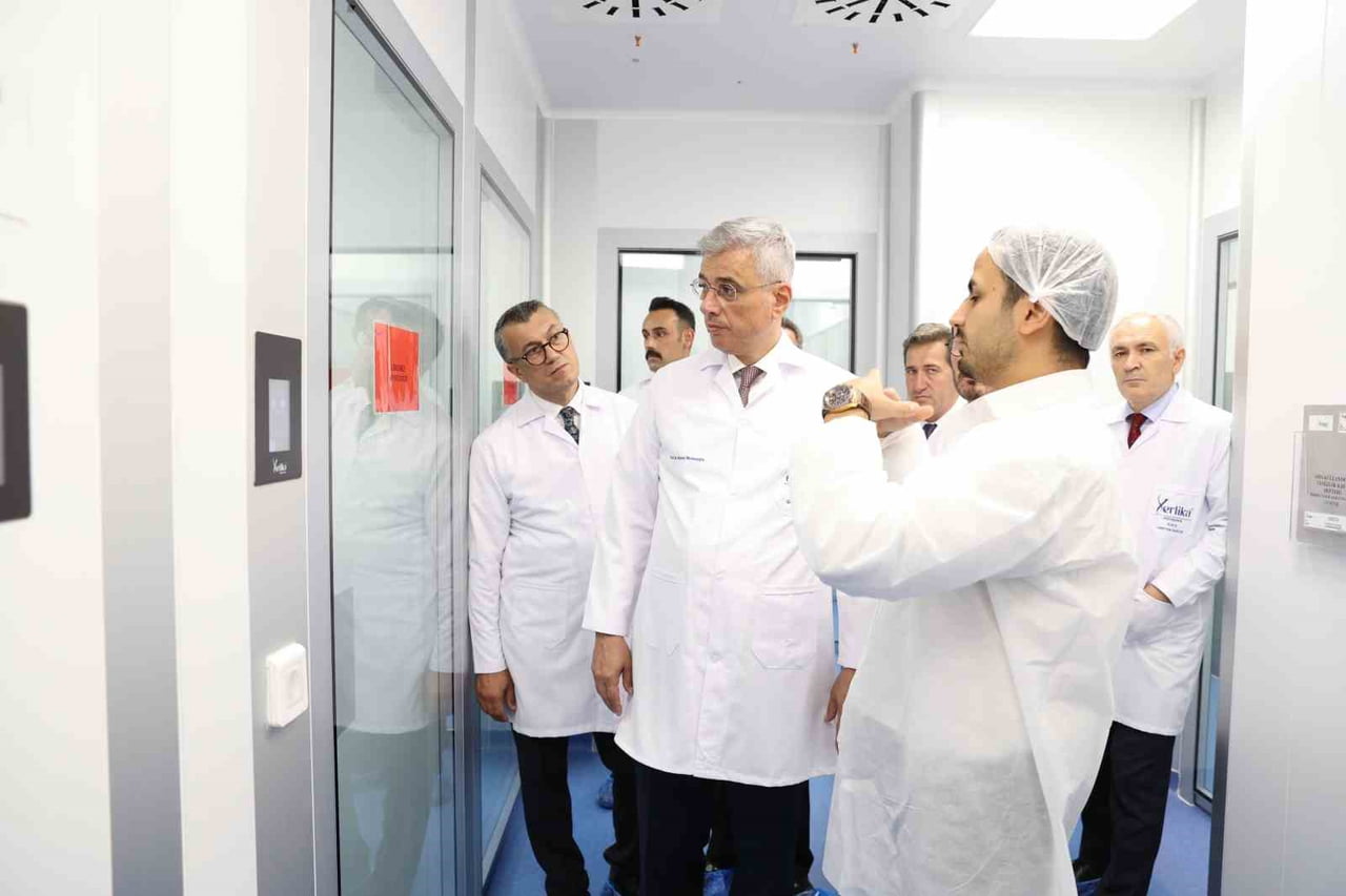 SAĞLIK BAKANI KEMAL MEMİŞOĞU, ÇERKEZKÖY ORGANİZE SANAYİ BÖLGESİ'NDE FAALİYET GÖSTEREN DEVA İLAÇ...