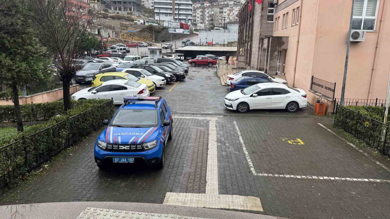 ZONGULDAK (İHA) - ZONGULDAK’IN ALAPLI İLÇESİNDE, HAKLARINDA KESİNLEŞMİŞ HAPİS CEZASI BULUNAN 2...