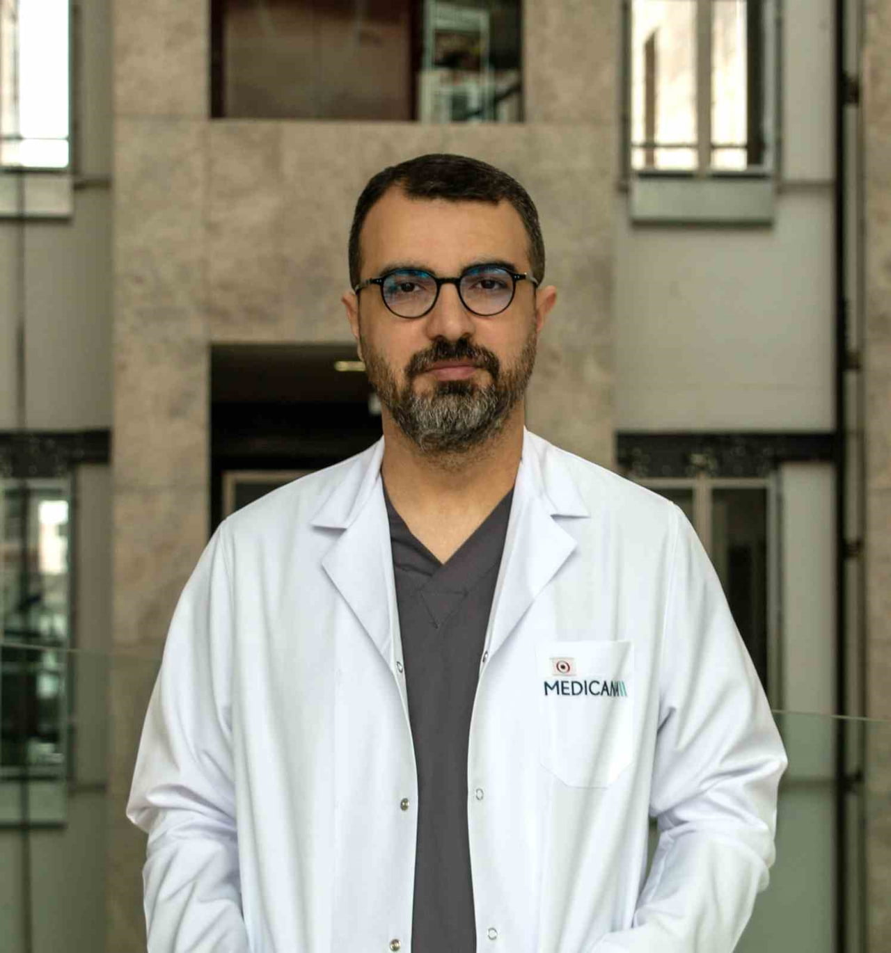 GÖZ HASTALIKLARI UZMANI DOÇ. DR. AYHAN DURSUN