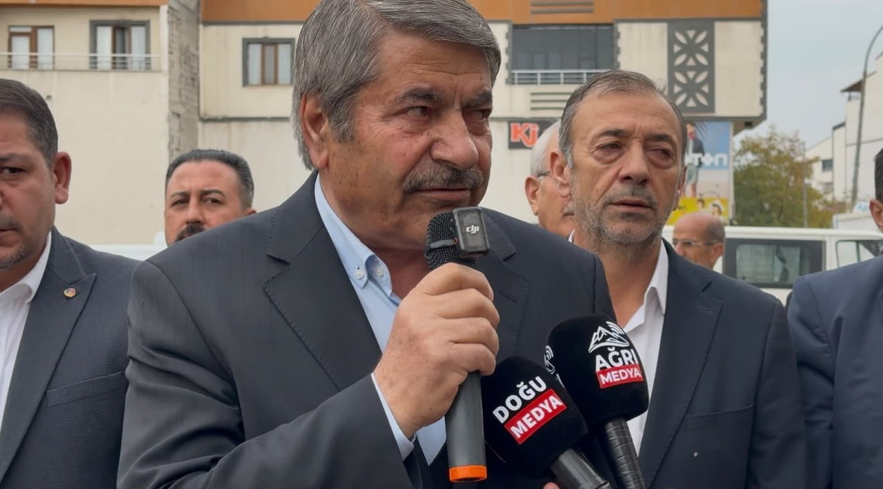 AĞRI'DA PATNOS BELEDİYE BAŞKANI ABDULHALIK TAŞKIN, DEM PARTİ AĞRI MİLLETVEKİLİ SIRRI SAKIK'A TEPKİ...