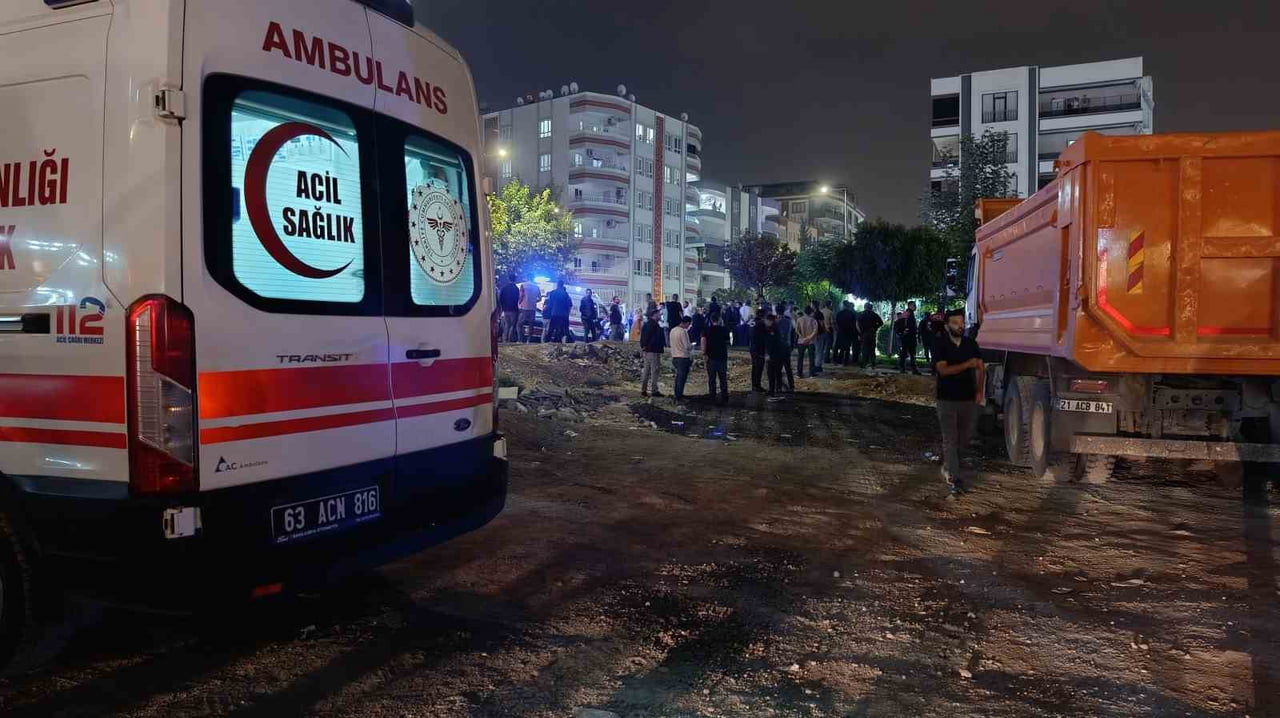 ŞANLIURFA'DA POLİSLE ÇATIŞAN FİRARİ ŞÜPHELİ KENDİ SİLAHIYLA YAŞAMINA SON VERDİ