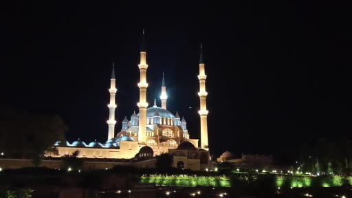 Edirne'de Selimiye Camii'nde Mevlid Kandili coşkusu