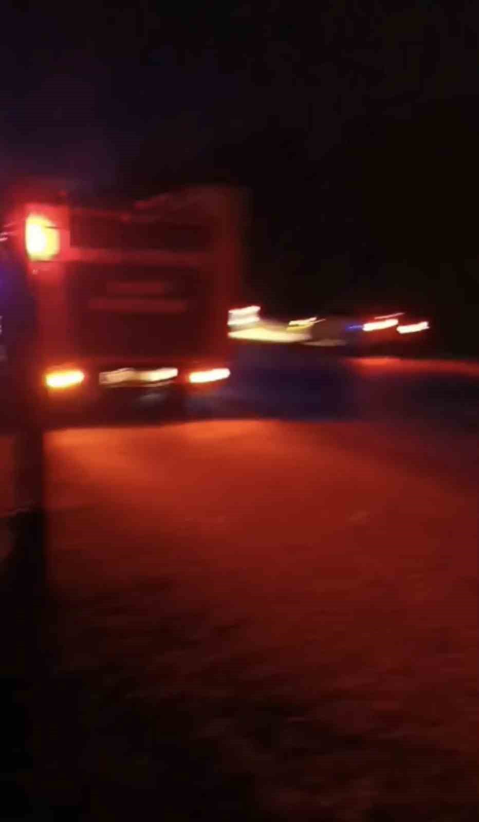 BURSA'NIN ORHANELİ İLÇESİNDE SÜRÜCÜSÜNÜN KONTROLÜNDEN ÇIKAN OTOMOBİL ŞARAMPOLE UÇTU. YAŞANAN...