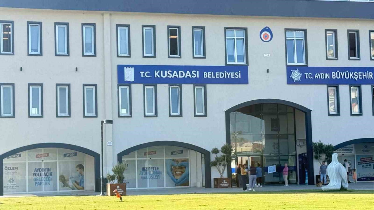 İSTANBUL MERKEZLİ YÜRÜTÜLEN SORUŞTURMA KAPSAMINDA KUŞADASI’NDA BU SABAH ÜÇÜNCÜ DALGA OPERASYON...