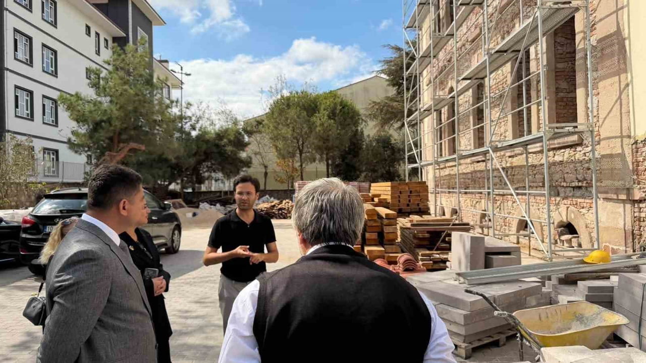MHP BANDIRMA TEŞKİLATINDAN TARİHİ YAPININ RESTORASYON PROJESİNE ZİYARET