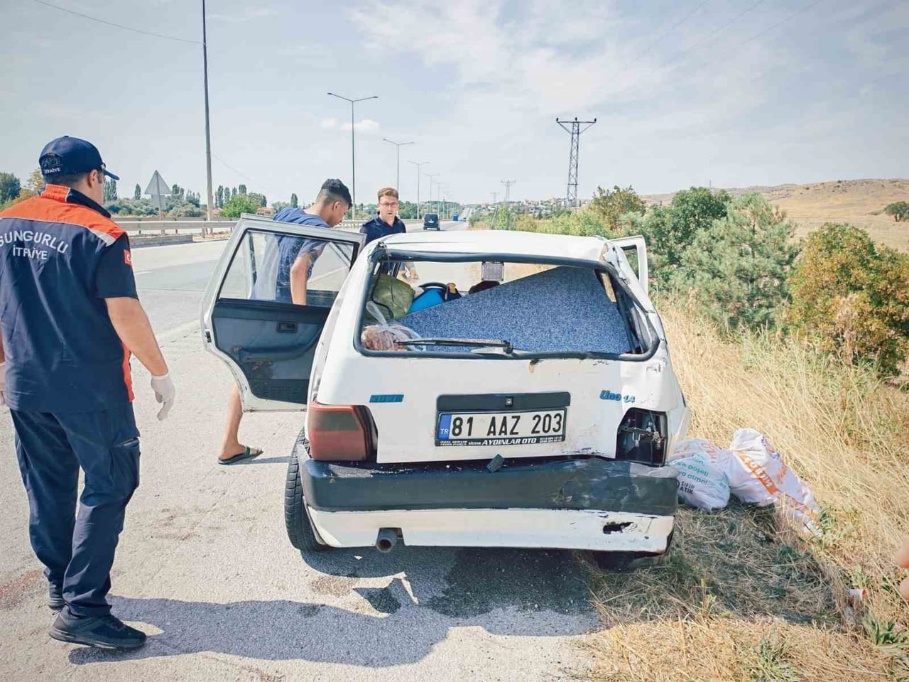 ÇORUM’UN SUNGURLU İLÇESİNDE OTOMOBİL İLE HAFİF TİCARİ ARACIN ÇARPIŞTIĞI KAZADA 3 KİŞİ...