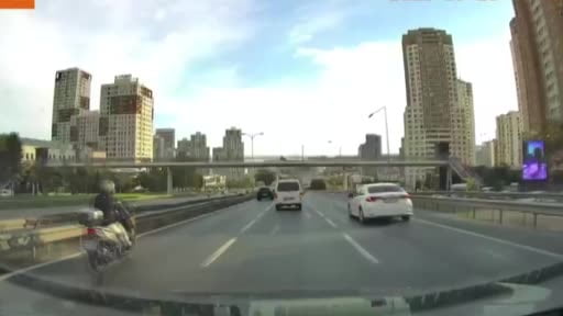 Esenyurt’ta servis şoförü silahla yaralamaya teşebbüs ve ulaşım aracını engelleme suçlarından...