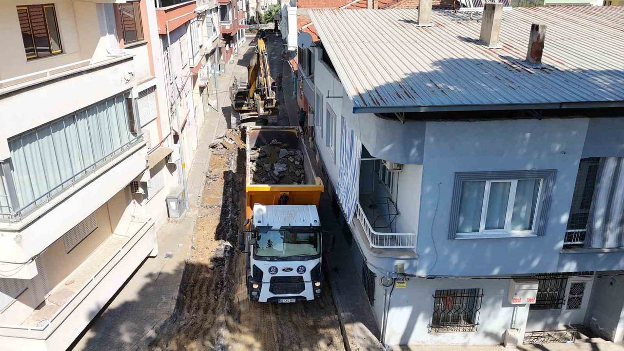 NAZİLLİ’DE 25 NOKTADA YOL ÇALIŞMASI