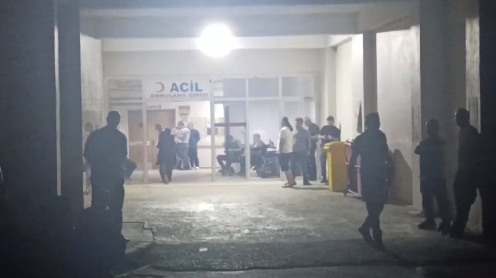 HASTANE ACİL ÖNÜ