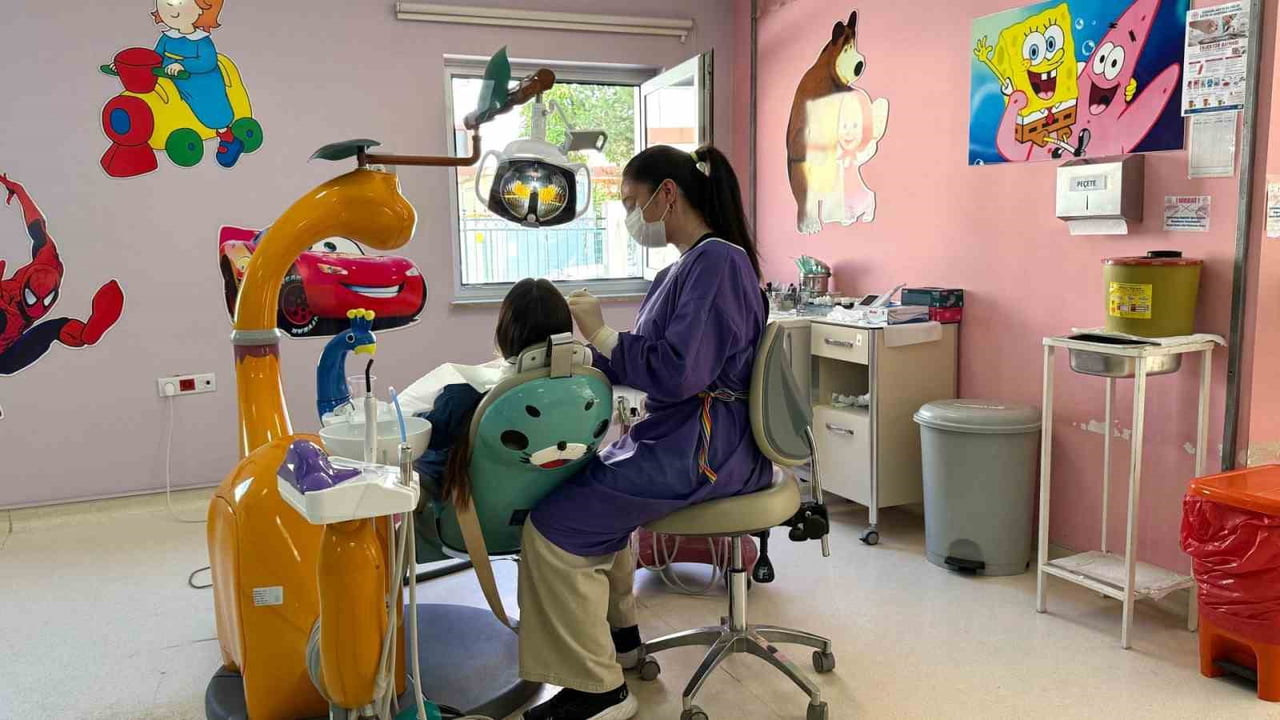 KARABÜK ÜNİVERSİTESİ (KBÜ) DİŞ HEKİMLİĞİ FAKÜLTESİ, GÜÇLENDİRİLEN AKADEMİK VE KLİNİK ALTYAPISIYLA...