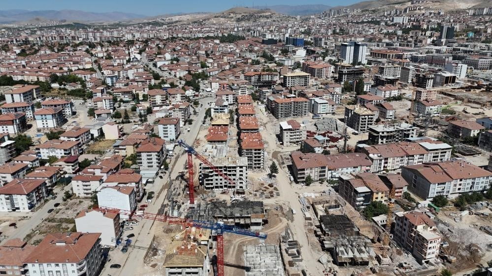 MALATYA'DA DEPREM DAVASINDA "SAĞLAM" RAPORU ÇELİŞKİSİ