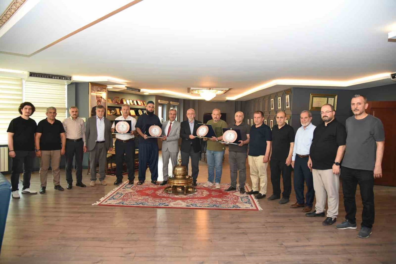 ELAZIĞ TİCARET BORSASI’NDA DÜZENLENEN TÖRENDE BAŞKAN MEHMET ALİ DUMANDAĞ, KURUMA UZUN YILLAR EMEK...