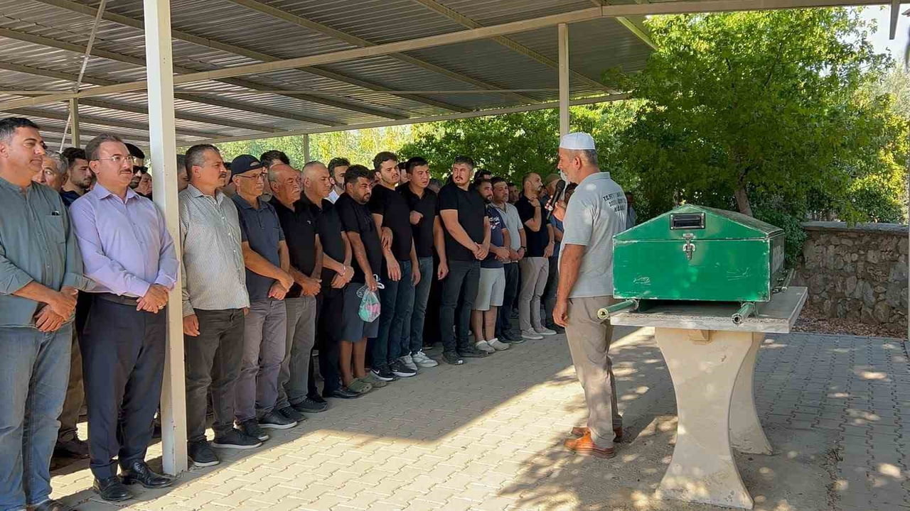 MUĞLA'NIN FETHİYE İLÇESİNDE İDDİAYA GÖRE ÖZEL BİR KLİNİKTE OLDUĞU DİŞ TEDAVİSİNİN ARDINDAN...