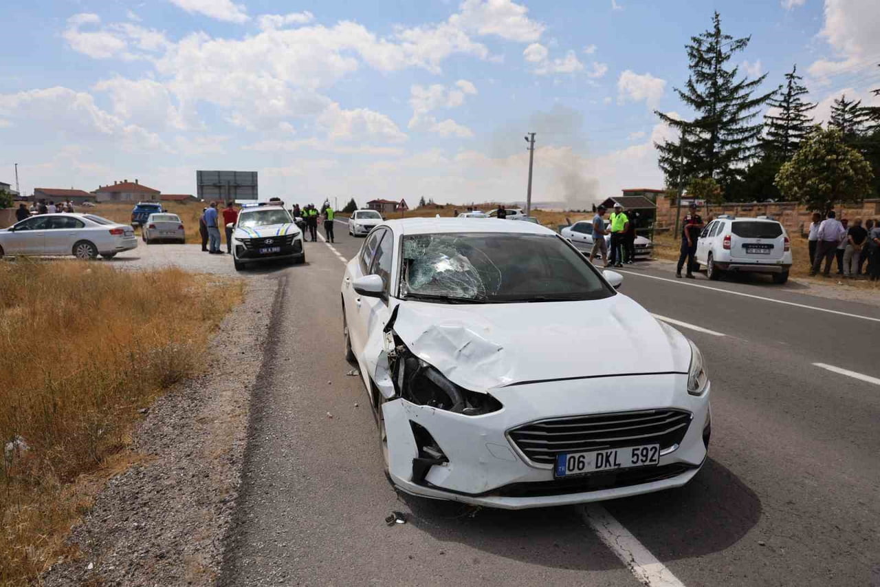 NEVŞEHİR’DE YOLUN KARŞISINA GEÇMEK İSTERKEN OTOMOBİLİN ÇARPTIĞI YAYA HAYATINI KAYBETTİ.