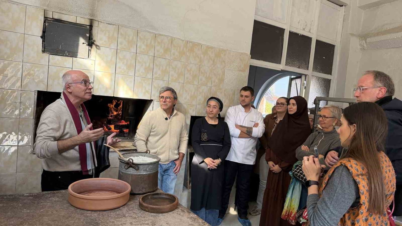 HİTİTLERDEN GÜNÜMÜZE UZANAN TAHIL VE EKMEK KÜLTÜRÜNÜN İNCELENDİĞİ PROGRAMDA, ÇORUM MUTFAĞININ ÖNE...