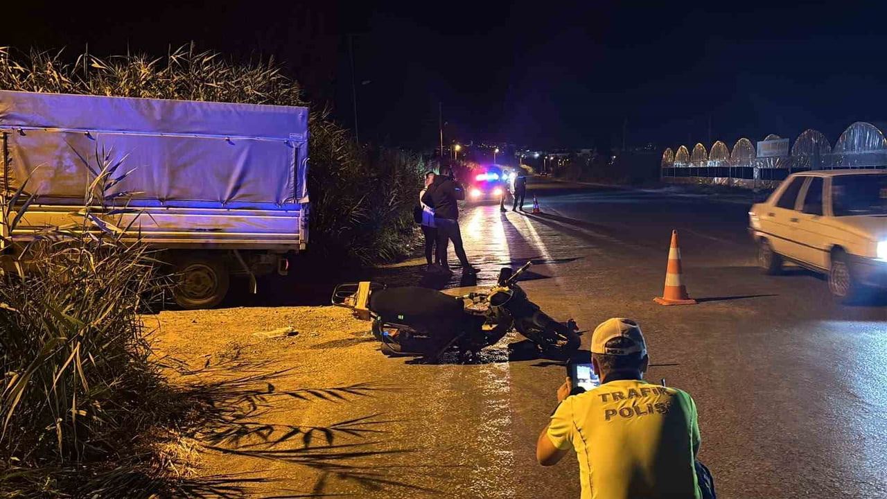 TAVŞANLI’DA KAMYONET İLE MOTOSİKLET ÇARPIŞTI: 2 YARALI