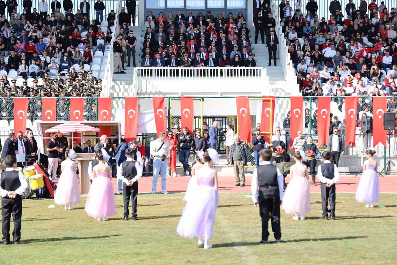 COŞKULU PROGRAM BEĞENİLDİ