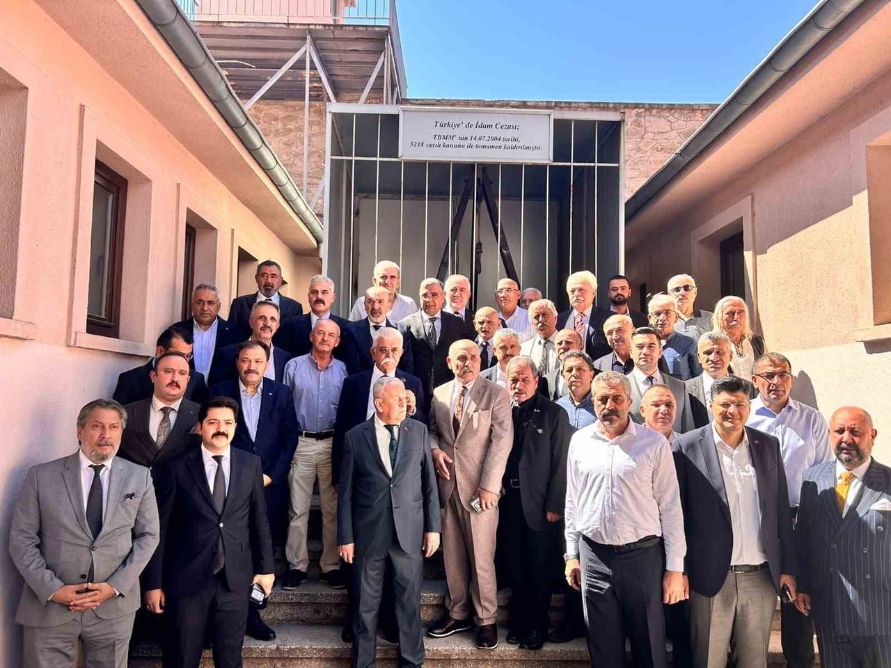 12 EYLÜL 1980 DARBESİNDE CEZAEVİNDE YATAN TAŞ MEDRESELİ ÜLKÜCÜLER, DARBE DÖNEMİNDE İDAM EDİLEN...