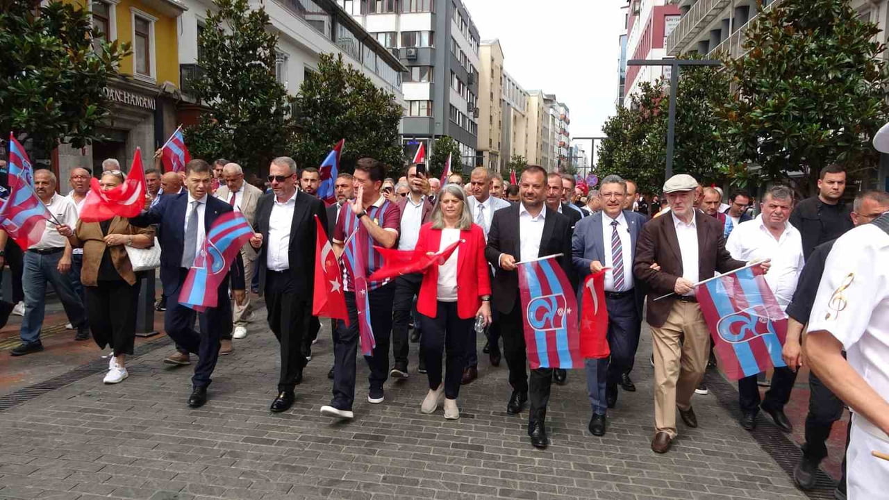 TRABZONSPOR BAŞKANI ERTUĞRUL DOĞAN, KULÜBÜN TAŞIDIĞI SORUMLULUĞUN BİLİNCİNDE OLDUKLARINI...