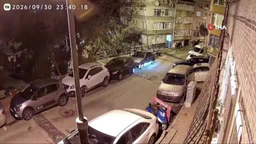 Polisten kaçan TV programcısı Deniz Türkeri kaza yaptı: O anlar kamerada
- Türkeri'nin alkollü...