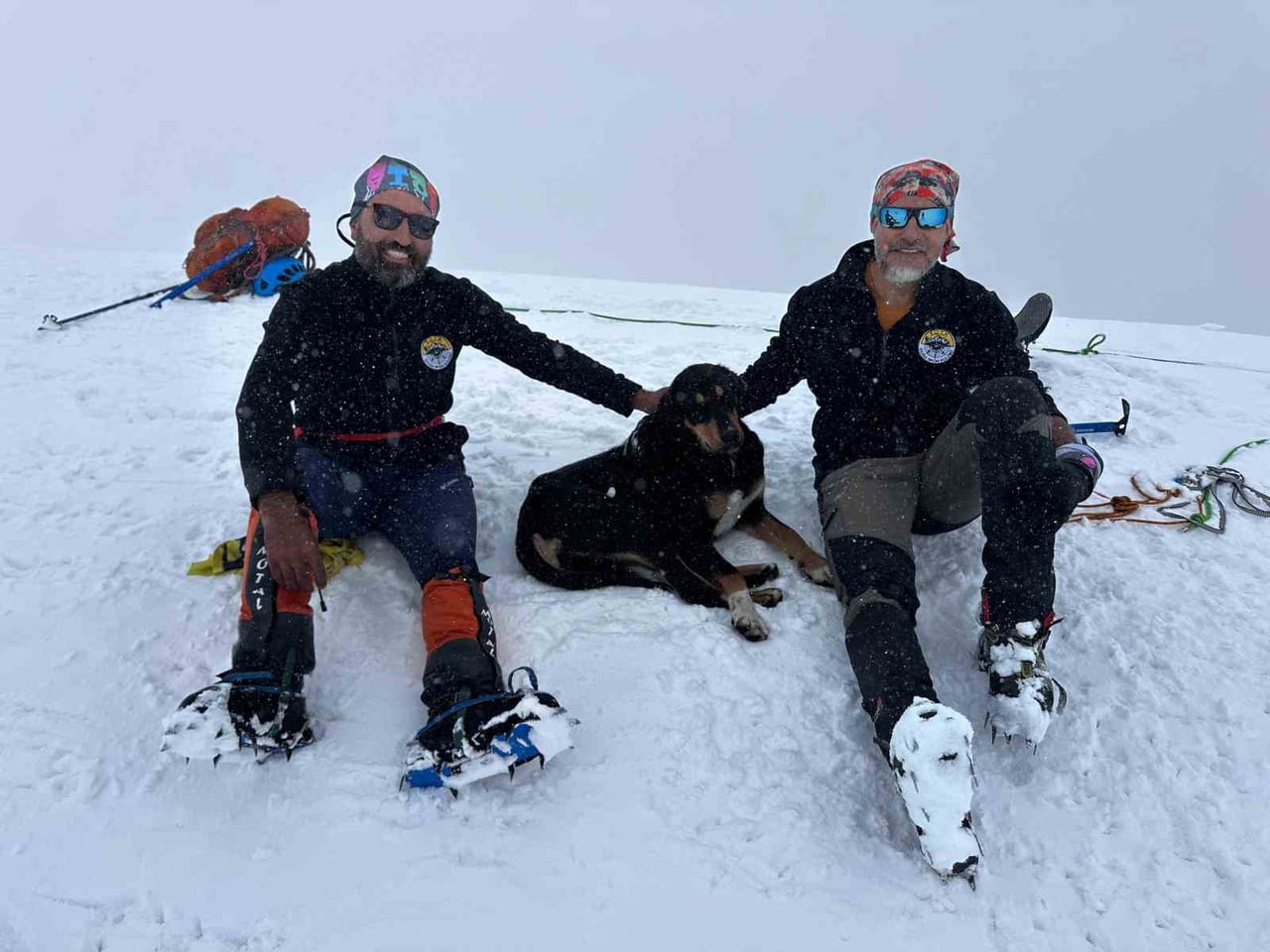 RİZE’DEKİ VERÇENİK DAĞI ZİRVESİNİN HEMEN ARDINDAN GÜRCİSTAN’A GEÇEN ROTA DOĞA SPOR KULÜBÜ...