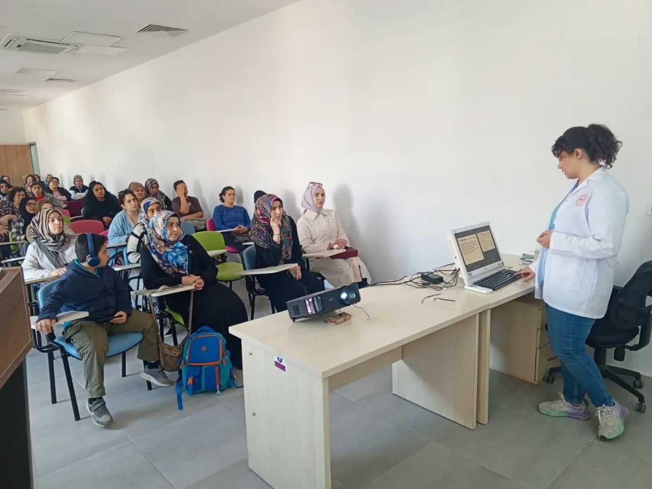 NAZİLLİ'DE KADINLARA YÖNELİK DÜZENLENEN EĞİTİMDE KANSER TARAMALARI, KADIN SAĞLIĞI, RUH SAĞLIĞI...