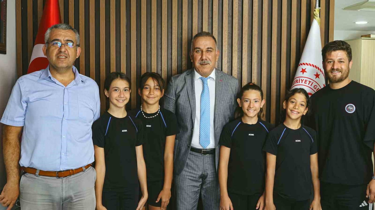 OKUL SPORLARI ARTİSTİK CİMNASTİK KÜÇÜK KIZLAR TÜRKİYE ŞAMPİYONASI'NDA TAKIM HALİNDE TÜRKİYE...