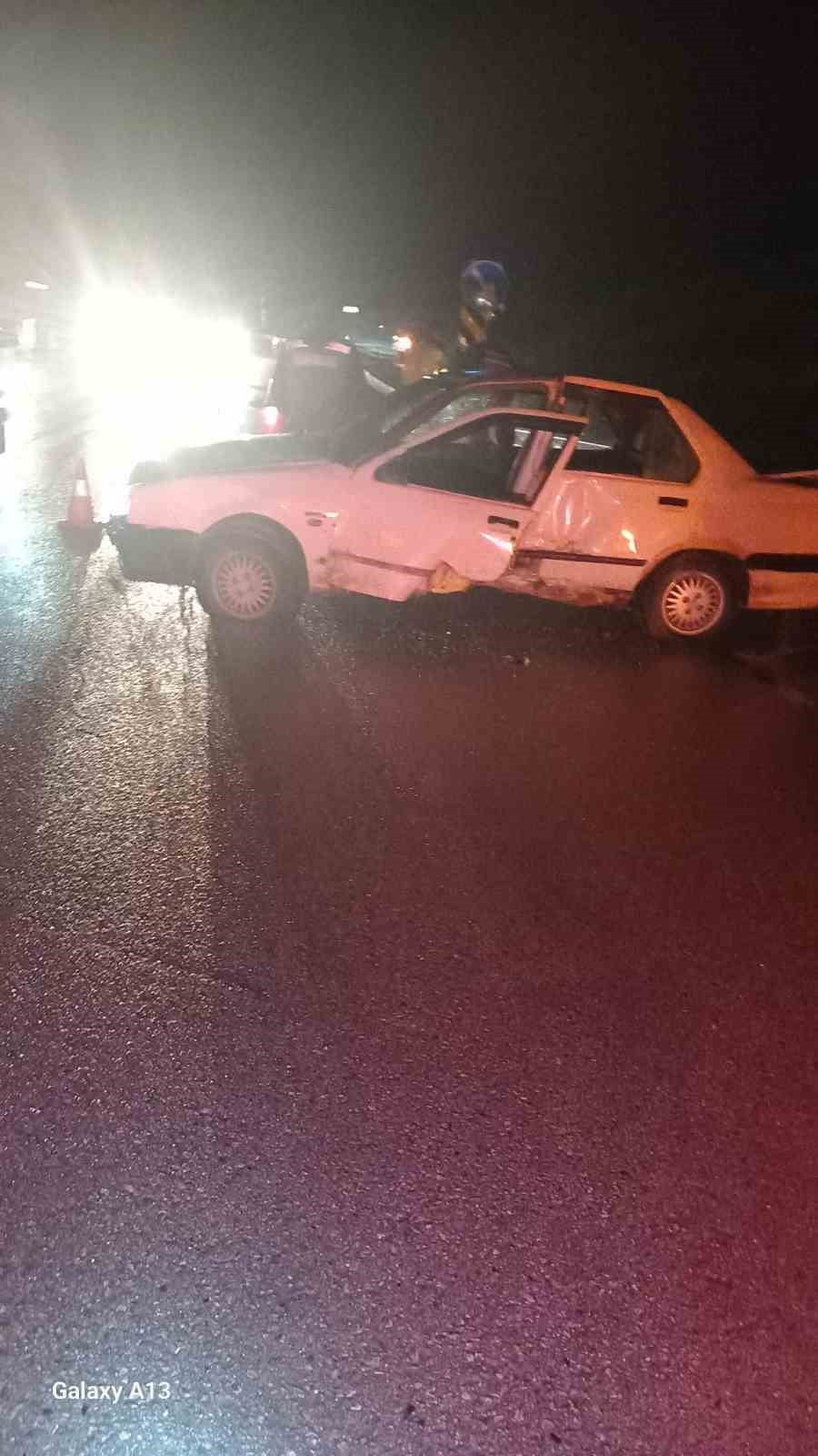 SİVAS’TA BİR OTOMOBİL KONTROLDEN ÇIKARAK DEVRİLDİ. KAZADA 1 KİŞİ ÖLDÜ, 1 KİŞİ...