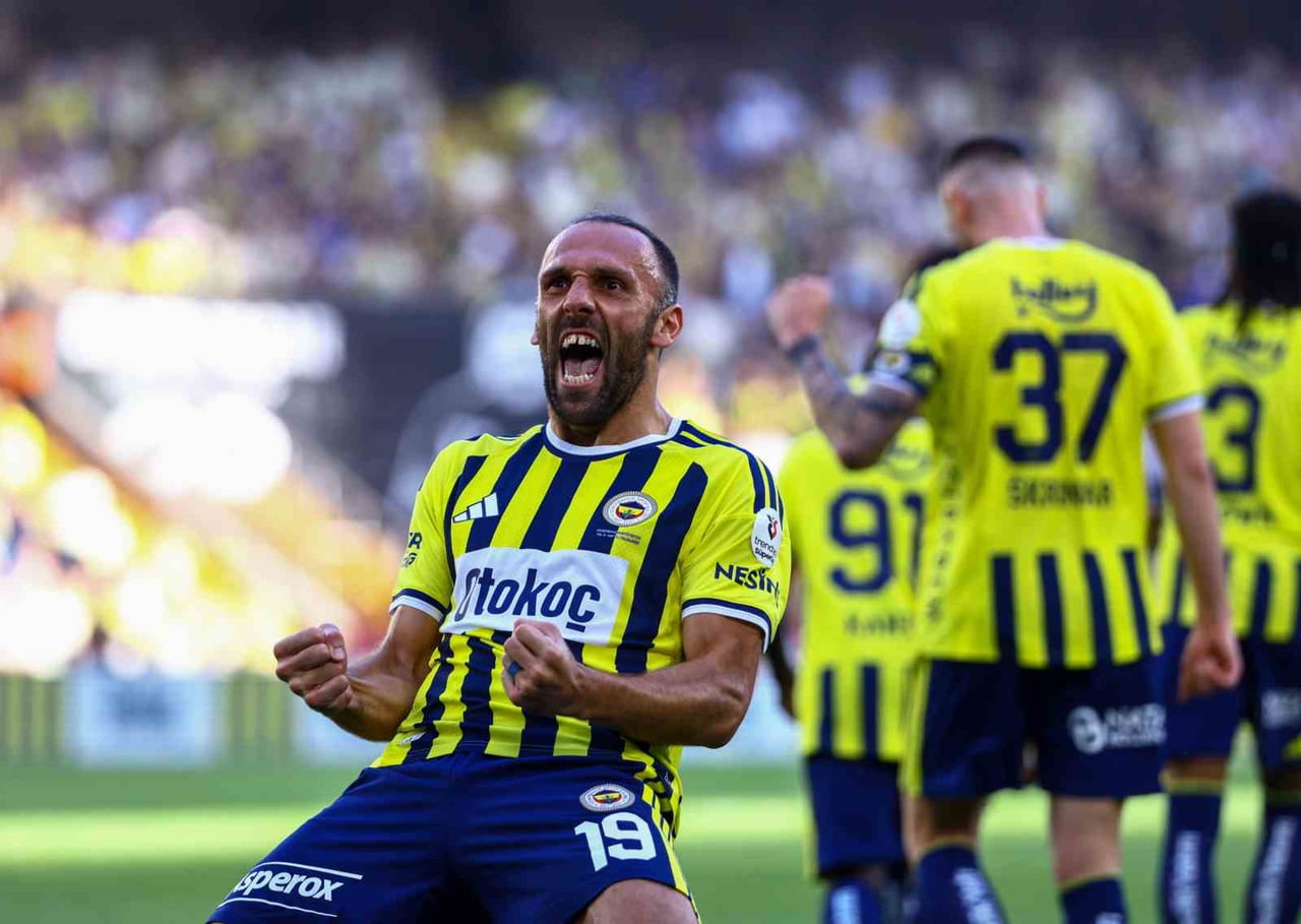 TRENDYOL SÜPER LİG'İN 6. HAFTASINDA FENERBAHÇE EVİNDE EYÜPSPOR İLE KARŞILAŞIYOR. MÜSABAKANIN İLK...