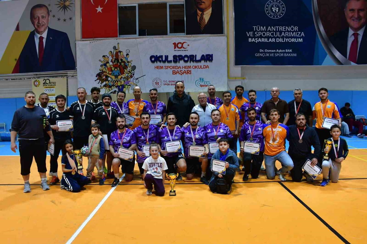 AFYONKARAHİSAR’DA DÜZENLENEN 4. KAMU SPOR OYUNLARI FUTSAL MÜSABAKALARI TAMAMLANDI.
