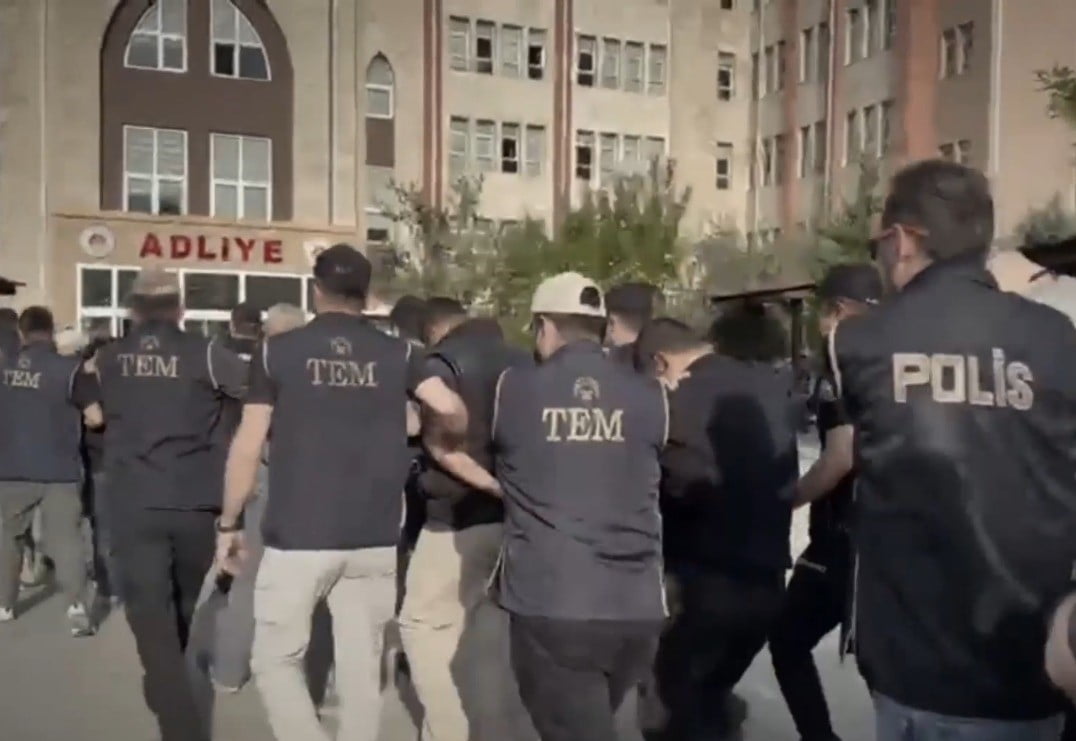 KAHRAMANMARAŞ MERKEZLİ 8 İLDE DEAŞ TERÖR ÖRGÜTÜNE YÖNELİK DÜZENLENEN EŞ ZAMANLI OPERASYONLARDA...