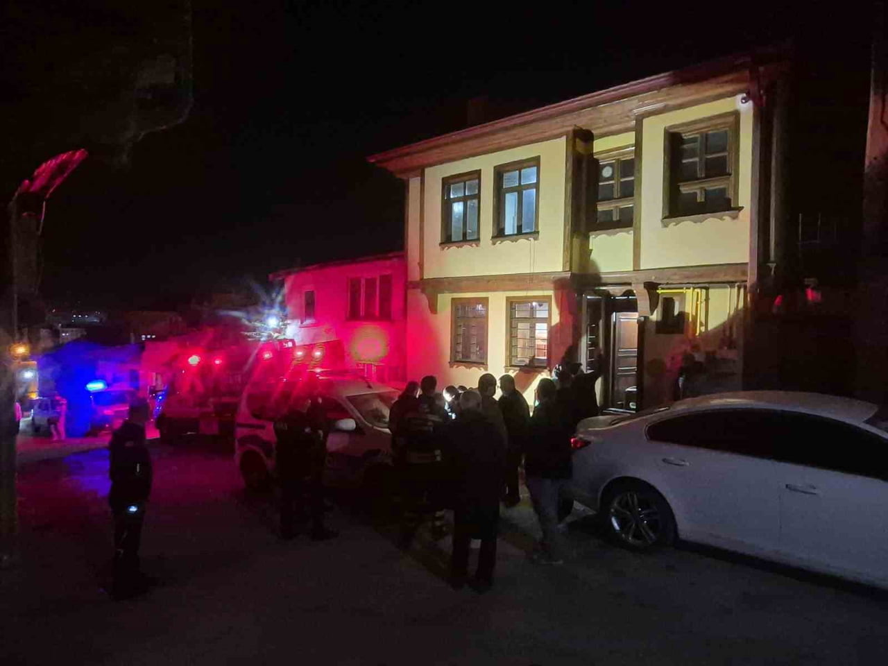 ESKİŞEHİR'DE YAKLAŞIK 10 GÜNDÜR KENDİSİNDEN HABER ALINAMAYAN VE EKİPLERİ TEYAKKUZA GEÇİREN ŞAHSIN...