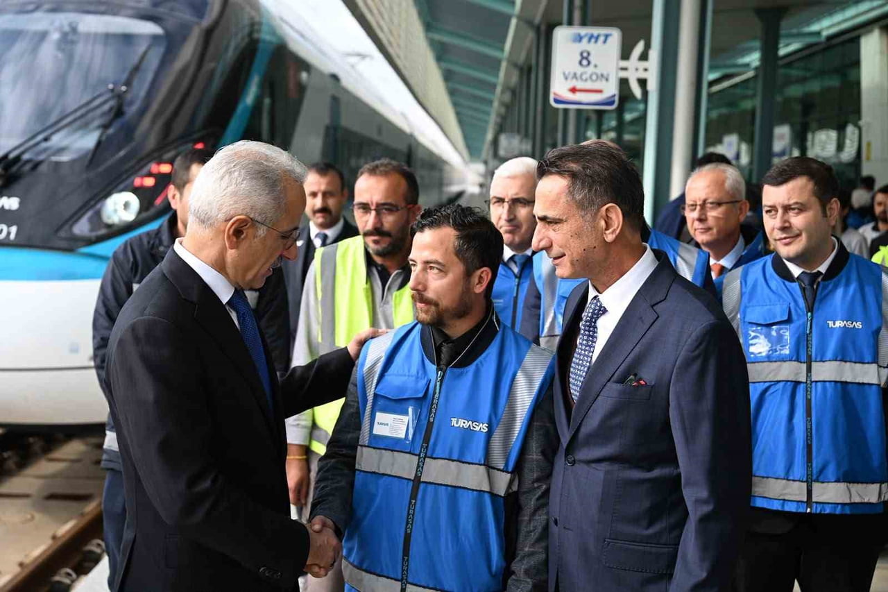ULAŞTIRMA VE ALTYAPI BAKANI ABDULKADİR URALOĞLU, TÜRKİYE RAYLI SİSTEM ARAÇLARI SANAYİİ AŞ...