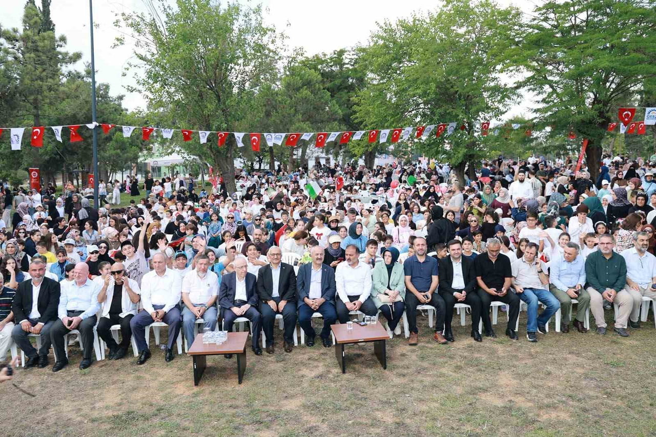GEBZE'DE YAKLAŞIK 13 BİN 500 ÖĞRENCİNİN DİNİ, MİLLİ, KÜLTÜREL VE SPORTİF EĞİTİM ALDIĞI YAZ...